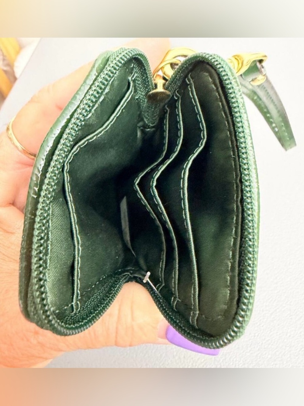 Coach Green Snakeskin
Embossed Wristlet Card Case
Zip Mini Wallet - Picture 3 of 7
